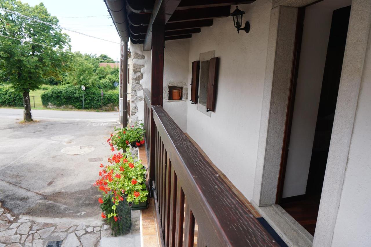 Casa Vacanze Alenka Borgo Grotta Gigante 외부 사진